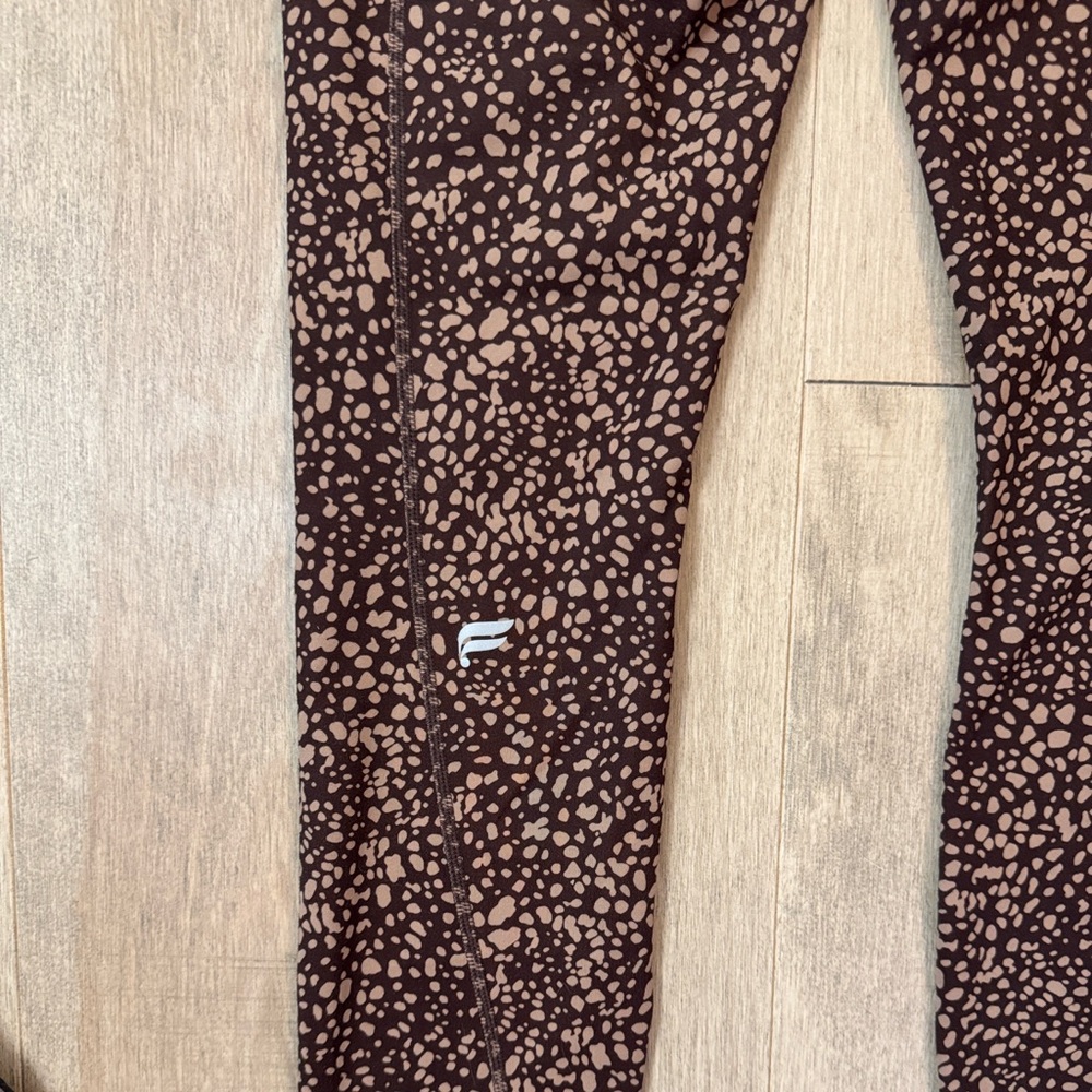 Fabletics Pure Luxe Dark and Light Brown Spotted Print Leggings - Picture 8 of 12